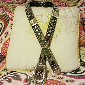 NWT, Atlas camouflage bling belt size large